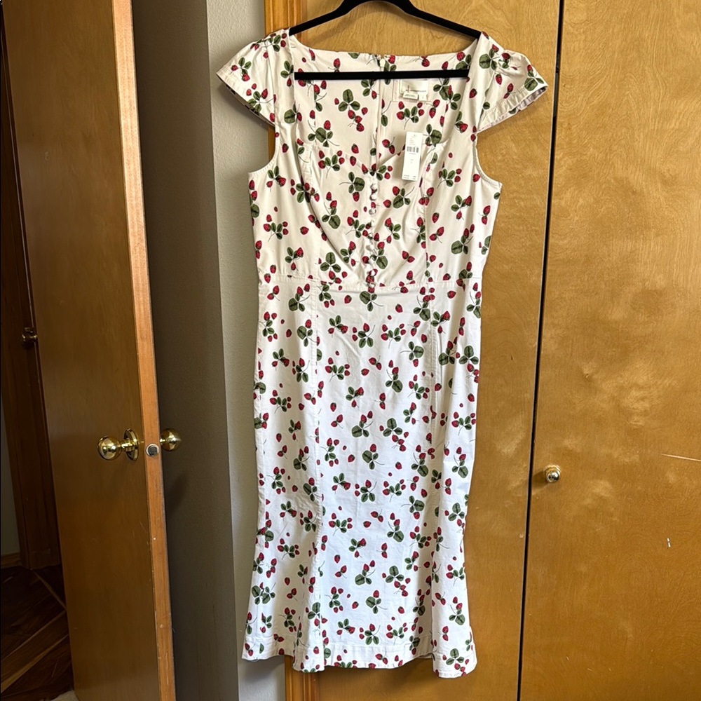 White Strawberries 🍓 & Cream Cap Sleeve Sundress